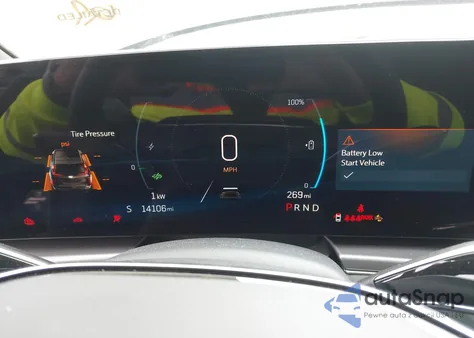 2024 Cadillac Lyriq Tech W/1Sa z USA, uszkodzony, nr VIN 1GYKPMRK6RZ141495